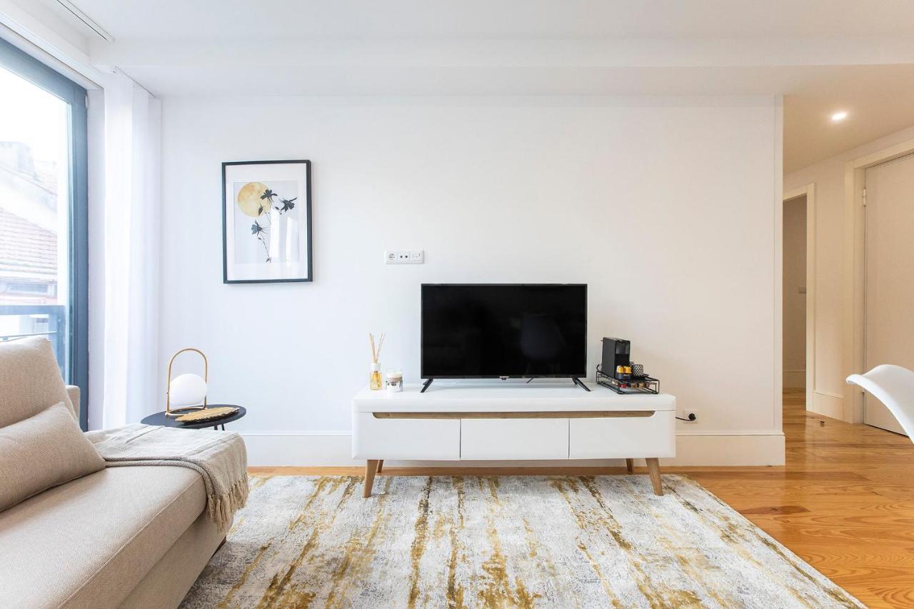 City Center 2Br Flat W/ Ac By Lovelystay Porto Buitenkant foto